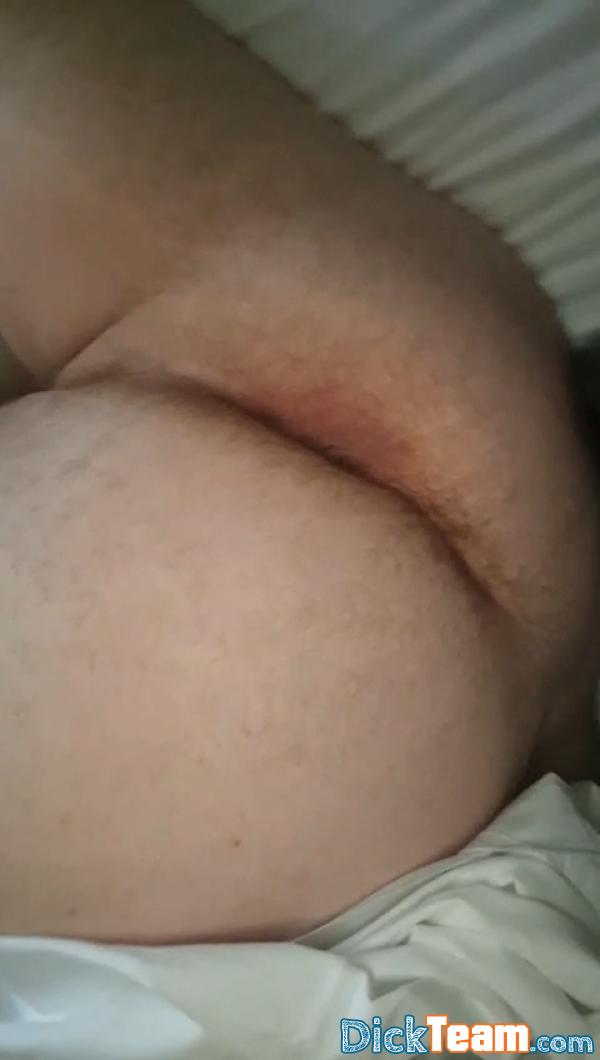 Profil de alex67 - Homme - Bi - 24 ans :  Ajoute moi sur snap ça  engage à  rien et on verras bien si on match. la j'ai chaud au cul et je ressens un manque de bite mais attention j'aime aussi certains culs ^^