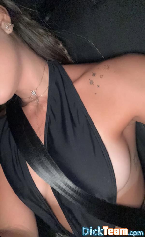 Profil de cam.92izi - Femme - Bi - 19 ans : je vend mes nud pas cher 