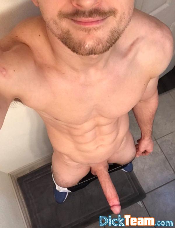 Profil de camillevdl1 - Homme - Gay - 23 ans : Pas de prise de tête , du fun 