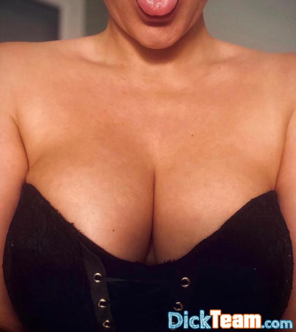 clara06969 - Femme - Hétéro - 30 ans : Coucou je m'apelle clara 29 ans de lyon j'aime m'amuser :p 
Tlgram : clara06969