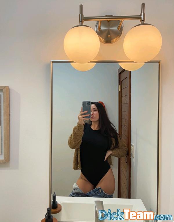 clarrise- - Femme - Hétéro - 18 ans : Salut pour faire plus connaissance????écrits moi ????:WhatsApp:+33780985281????télégram:@clarrise836:????:Skype :Clarisse001