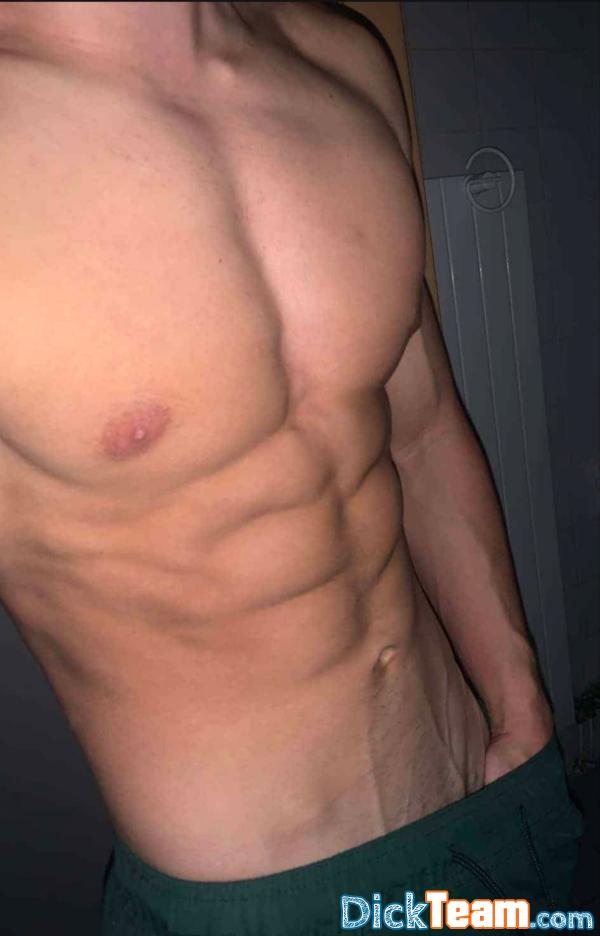 jujuhot85- - Homme - Hétéro - 20 ans : nude gratuit avec meuf chaude sur snap ou télégramme: @Jujuhot08