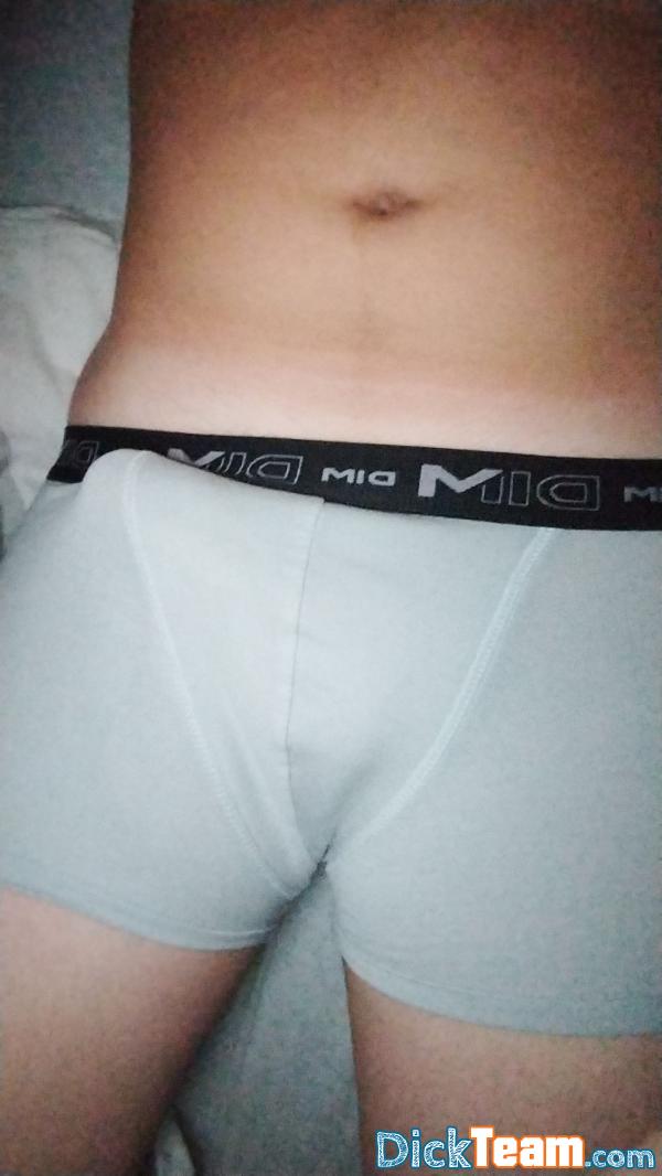 jules3406 - Homme - Gay - 18 ans : Nude 12-18 ans(j'ai 12 ans) pas de gros