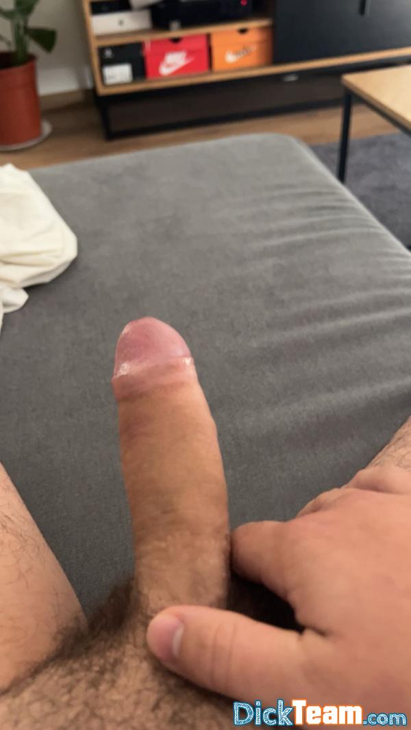 julien-nude - Homme - Gay - 19 ans : Venez ajouter sur snap que des mec moins de 30 ans 