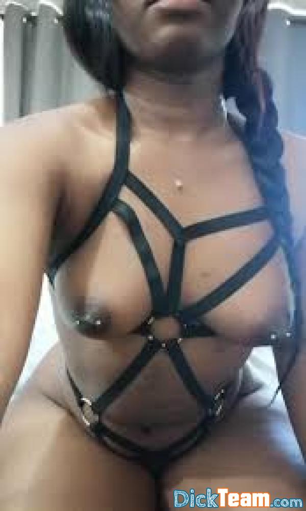 julys2334 - Femme - Hétéro - 27 ans : Je suis une coquine dispos pour toute satisfaction sexuel sexcam et plan cul payant ????mon passe privée pour en savoir plus t.me/julys_2