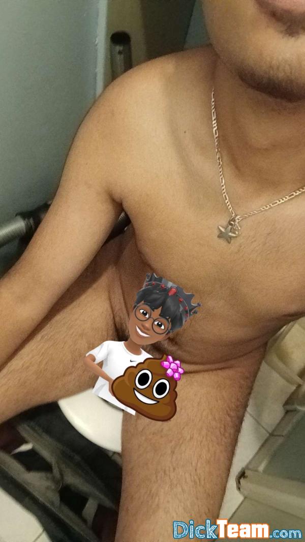 la-soumise-de-paname - Homme - Hétéro - 23 ans : Cc je suis une salope prêt à tout , ajouté moi sur snap ????