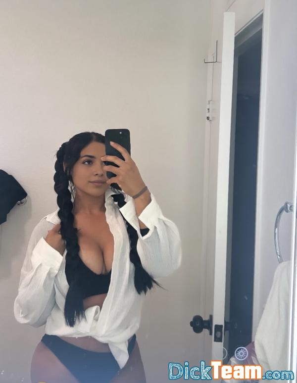 marianabby - Femme - Hétéro - 21 ans : Viens me rejoindre sur insta pour du contenue beaucoup plus chaud que ici mon petit coquin, dépêche toi jsuis chaude là ????????