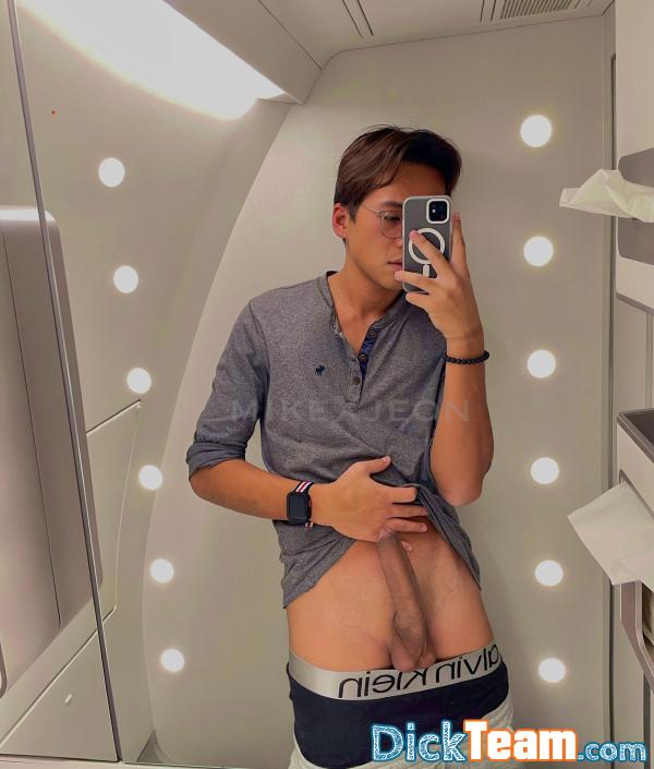 mikexjeon - Homme - Gay - 22 ans : 17,5 cm - Paris
bon gicleur :)
ouvert pour collab et plans 
Twitter : mikexjeon
Snap : mikejeonx