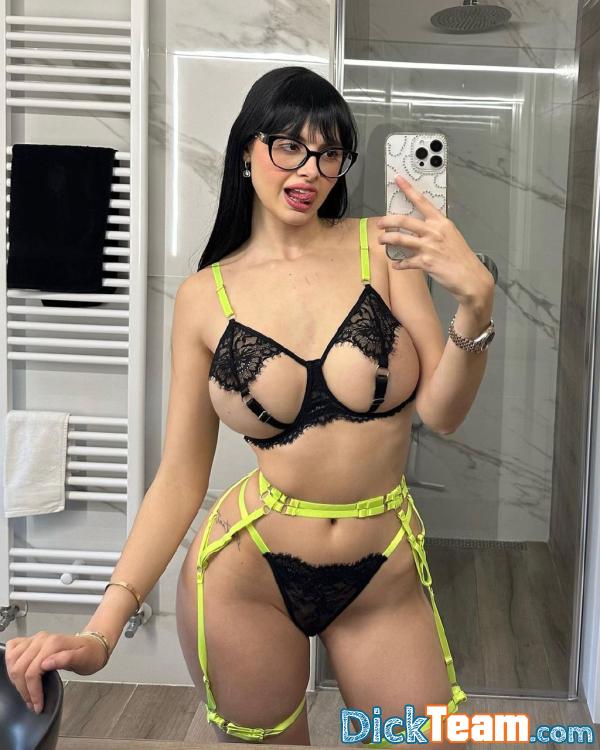 nadge-745 - Femme - Hétéro - 18 ans : Moi c'est Nadège une meuf aimable.. disponible pour tout vos de plan cul réel et aussi des  échanges de nudes

Instagram : Nadègevioletta9