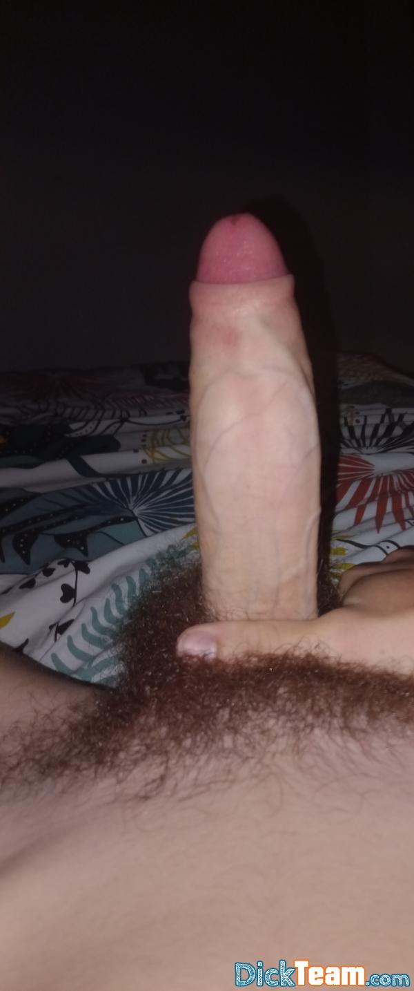 p.rel_nude - Homme - Gay - 18 ans : Recherche nude ou réel à voir pas plus de 22 ans svp (17y)