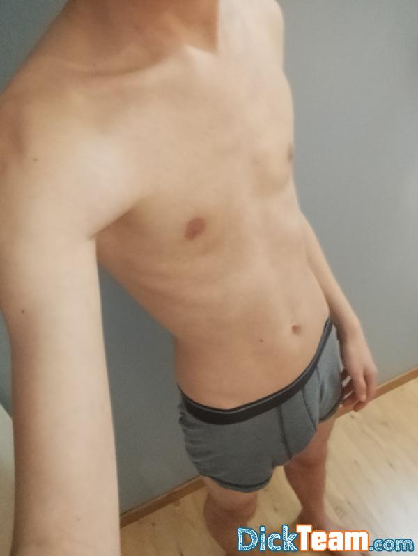 Profil de pb_228 - Homme - Gay - 22 ans : 22 ans actif nude 