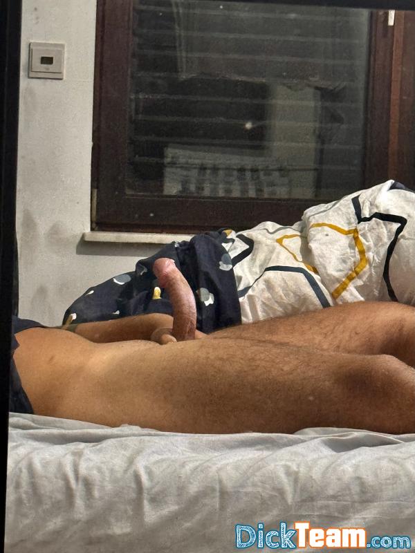 Profil de rodriguor- - Homme - Bi - 23 ans : Envoyez direct vos nudes 