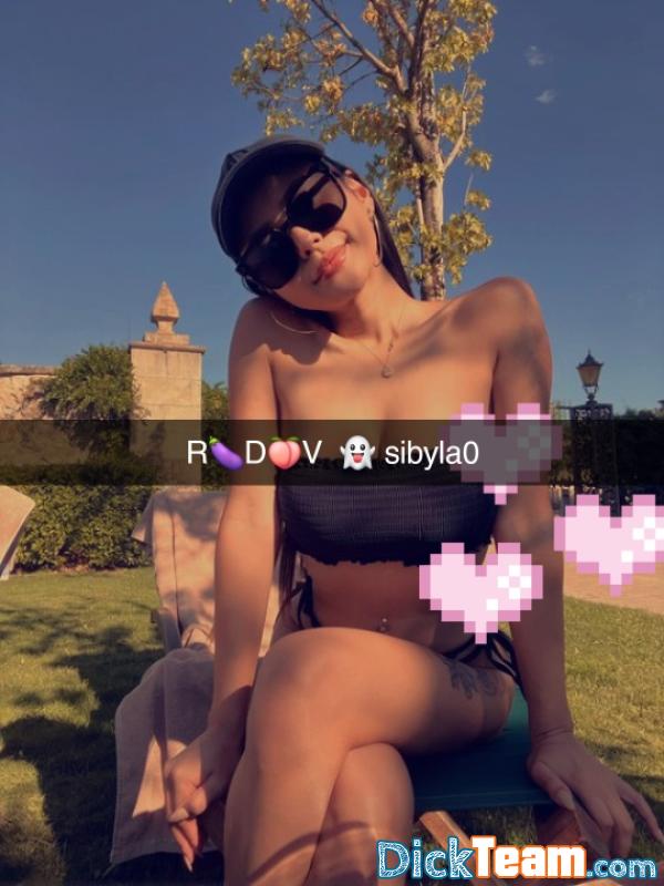 Profil de sibyla - Femme - Hétéro - 26 ans : Cc Salut je suis libre maintenant pour te satisfaire au lit ???????? écrit moi par mon snap???? sibyla0 ????