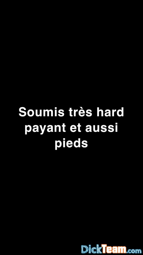 soumispayant - Homme - Bi - 19 ans : Je suis un soumis très hard qui vend mes nudes mais aussi mes pieds venez sur snap si vous êtes intéressés 