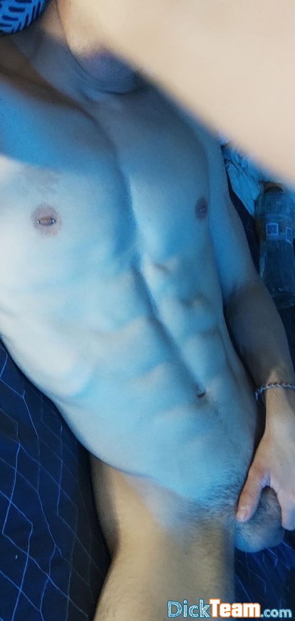 soumissnap23 - Homme - Gay - 24 ans : Nude sur snap 
PAS MOINS DE 25 ANS