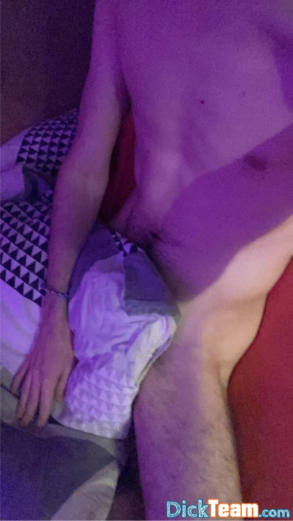 underousex - Homme - Gay - 27 ans : Envie de m’amuser sur snap avec beaux mecs, mince, musclé, ou même des daddy sexy, sinon plutôt ouvert tant que tu me fais bander
Snapchat : @underousek

(Pas de mineur svp…….)