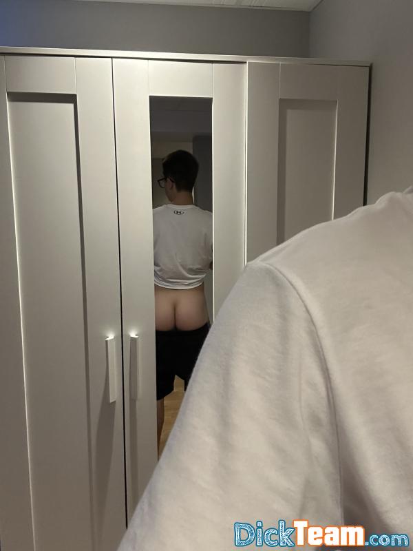 will_twink- - Homme - Gay - 18 ans : Ajoute moi sur snap will_twink 