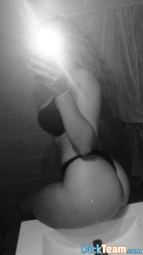 yamsd - Femme - Hétéro - 22 ans : 92i venez sur snap je nude 